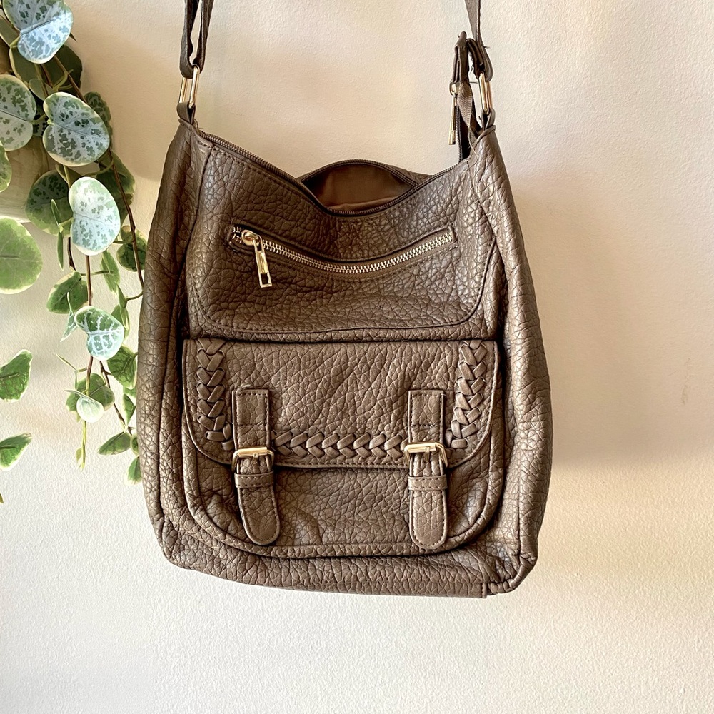 Beige crossbody purse